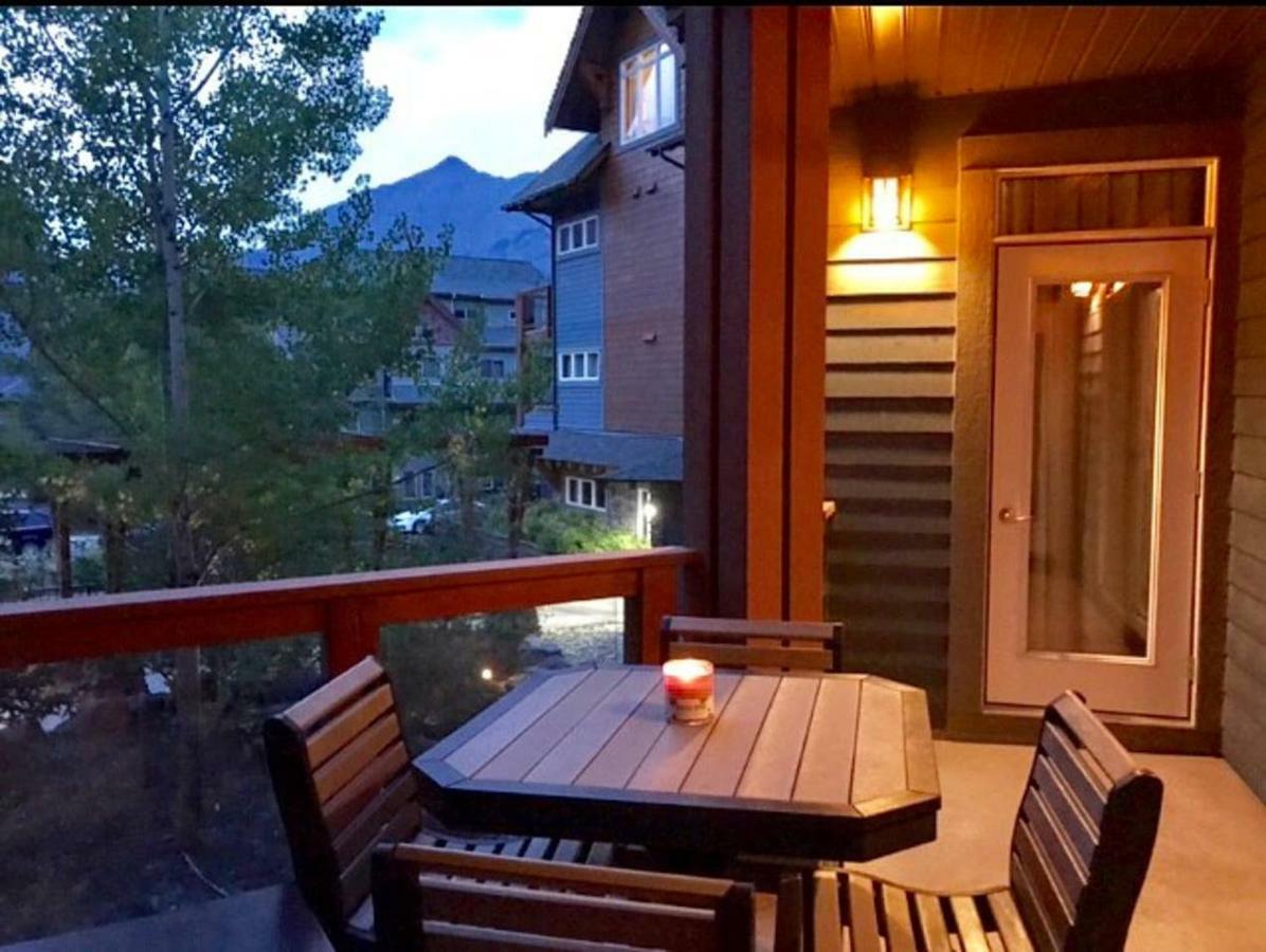 Luxurious & Spacious Mountain Retreat Canmore Exterior photo